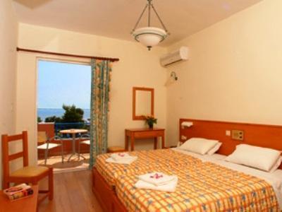 Margarita Beach Hotel Agia Marina 外观 照片
