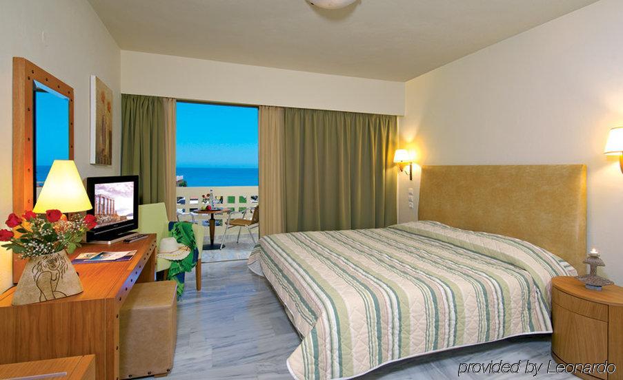 Margarita Beach Hotel Agia Marina 外观 照片